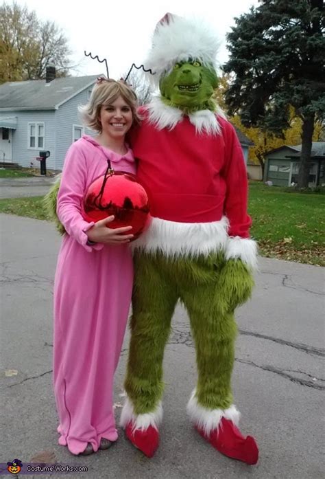 Cindy lou was about eight or ten years old and knows the grinch at the beginning of the story, unlike her cartoon version. The Grinch and Cindy Lou Who Costume Idea for a Couple