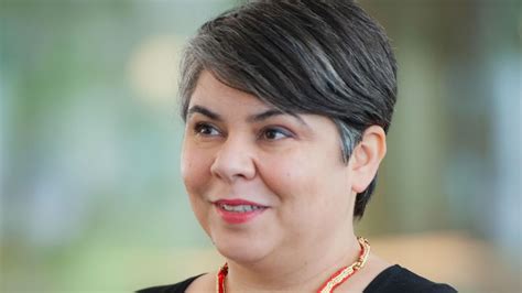 Che senso ha che la giornalista e scrittrice michela murgia si occupi di una questione linguistica invece di. Michela Murgia • Io non ho figli, ma ho un'eredità da ...