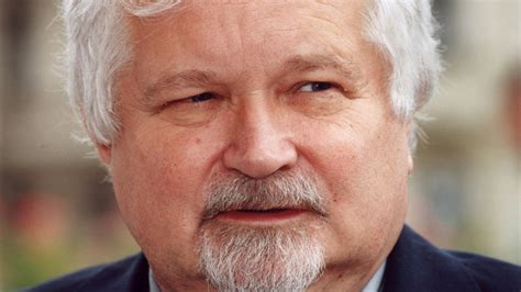 Czech politician, lawyer and political scientist. Pithart: Prezident Zeman stejně jako jeho předchůdce ...