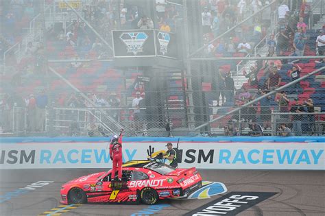 It marks the transition of the series' corporate sponsor from camping world to its subsidiary gander outdoors. NASCAR Xfinity Series: 2019 Season in Review | NASCAR.com