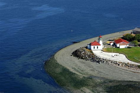 Alki Point Lighthouse In West Seattle Wa United States Lighthouse