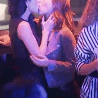 Anna Kendrick And Brittany Snow Gif