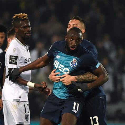 Latest on fc porto forward moussa marega including news, stats, videos, highlights and more on espn. Porto striker Moussa Marega walks off pitch after monkey ...