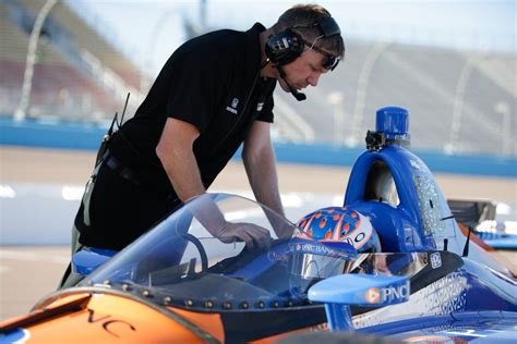Scott Dixon Peers Through Indycars New Aeroscreen