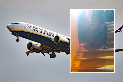 Ryanair Wheelchair Passenger Forced To Crawl Off Plane It S Unacceptable