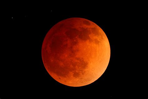 What is a lunar eclipse? Lunar Eclipse and the Blood Moon