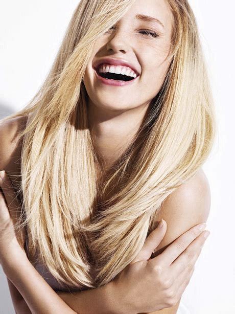 Coiffure cheveux long raide