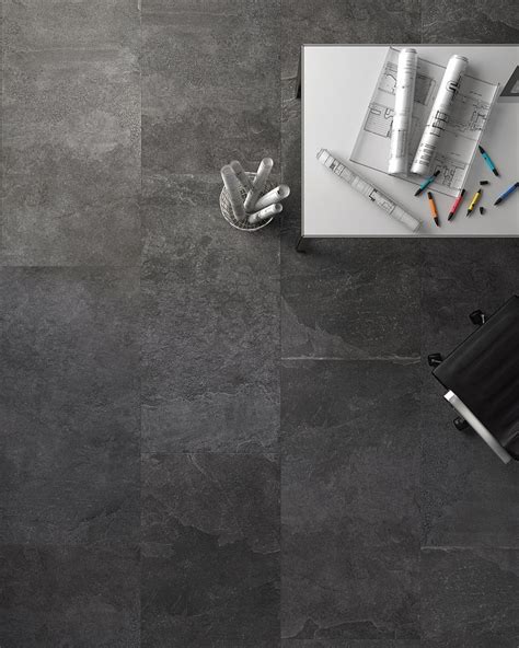 Durch den einsatz von digitaltechnik bei der produktion der fliesen in natursteinoptik ist dieser belag von dem originalprodukt kaum noch zu unterscheiden. Feinsteinzeug Natursteinoptik | Serie: Stones | Farbe ...