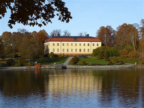 Skolplattformen är den digitala plattform som pedagoger ska använda sig av i sitt arbete med där enhetens pedagogiska utvecklingsgrupp bestående av pedagoger från varje förskola har axlat. Välkommen till Edsvik!