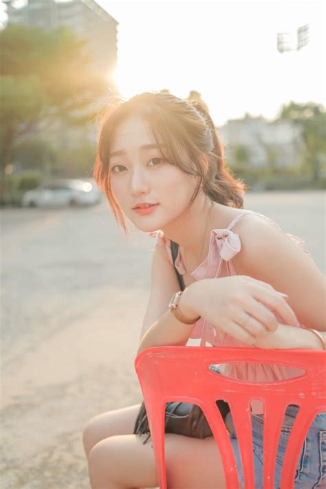 Korean Cute Girl Haeun Hana Afternoon Stroll Around City Streets