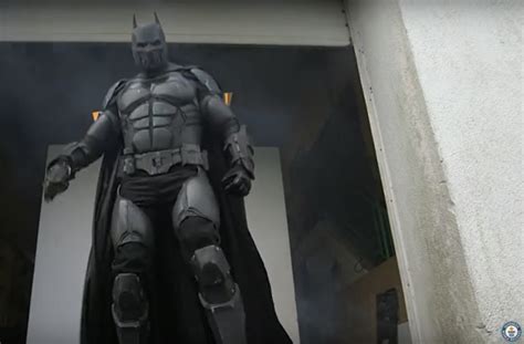 Batman Cosplayers Working Gadget Batsuit Wins Guinness World Record