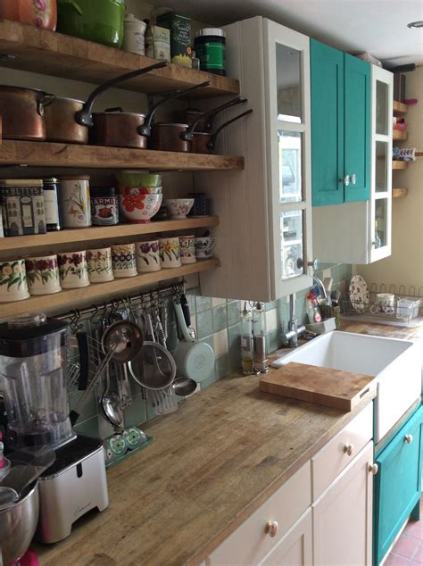 Recycled Kitchen And Shelves Keuken