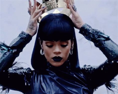 Crown Gif Rihanna Crown Queen Discover Share Gifs Rihanna Crown Rihanna Hair Gif