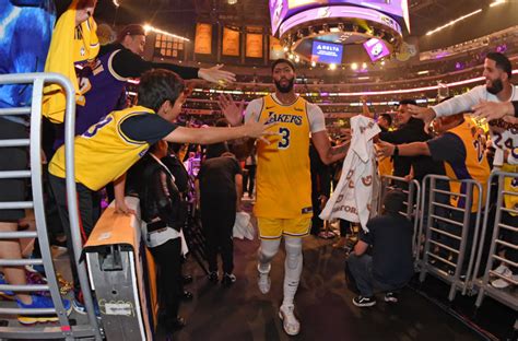Los Angeles Lakers Have The Best Fans In The Nba