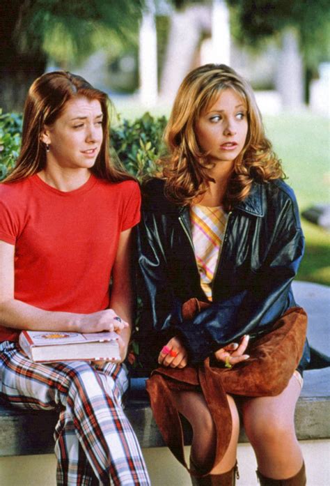 Sarah michelle gellar, alyson hannigan and joss whedon talk about buffy on the set of the last ever episode of buffy the vampire slayer. Sarah Michelle Gellar and Alyson Hannigan had a 'Buffy ...