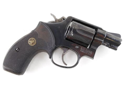 Smith And Wesson Model 10 7 Caliber 38 Spl Switzers Auction