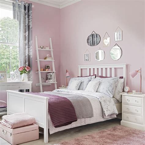 Turn Your Bedroom Into A Beautiful Blush Pink Bedroom Pink Bedrooms
