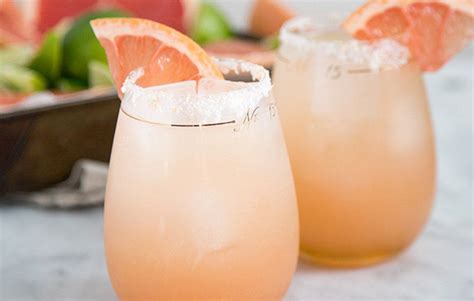 The same liquors that are okay to drink while on a diet are the same liquors that are low in calories. 7 Flavorful, Low-Calorie Seltzer Cocktails You Can Mix At Home | Paloma cocktail, Low calorie ...