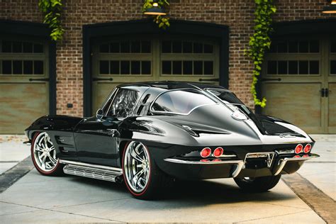 1963 Chevrolet Corvette Split Window Custom Coupe Rear 34 236145