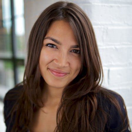Состоит в демократической партии и является сторонницей. Why It Matters That Peace Is Gone from Ocasio-Cortez ...