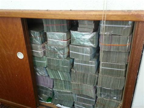Di bawah perundangan malaysia berhubung pencegahan rasuah di bawah RedParrot: NILAI RAMPASAN RASUAH TERBESAR DI DALAM SEJARAH ...