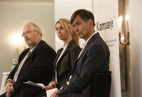 Jeg elsker henne enda høyere nå. Rolness advarer mot «grums» i alternative medier | Kampanje