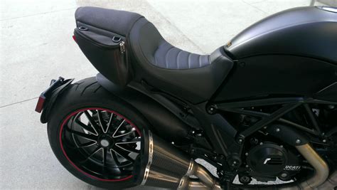 Tail bag fit GT seat ? - Ducati Diavel Forum