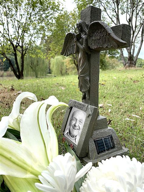 17 Best Pictures Solar Grave Decorations / Grave saddle...Memorial Day flowers for my sister ...