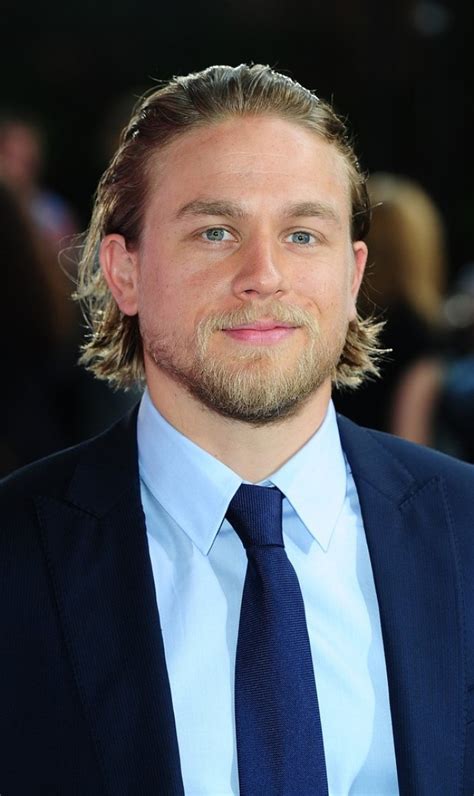 Charlie Hunnam Claims Fifty Shades Of Grey Sex Scenes Not A Problem