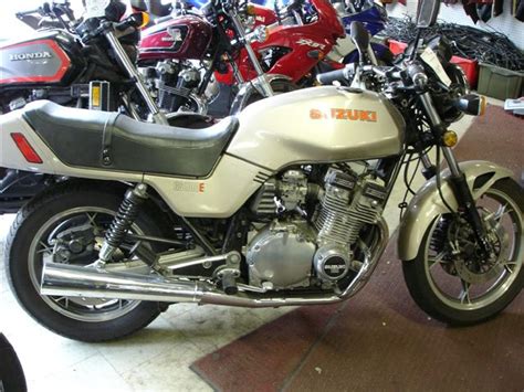 Most of this salvages hold salvage title. 1984 Suzuki GS 250 FWS - Moto.ZombDrive.COM