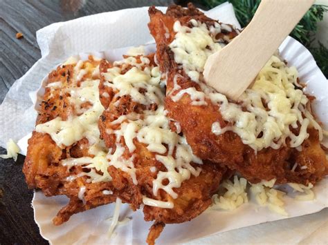 These markets are known for their germans typically favor meat dishes, and some of the most famous foods at german christmas markets, such as meaty bratwurst sausages and. 10 Must Eat Christmas Market Foods You May Not Know