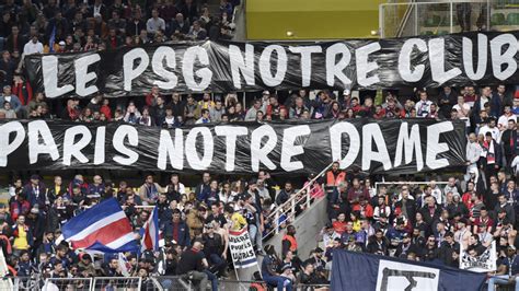 Mbappe 52' neymar (penalty) 85'. PSG moet titelfeest wéér uitstellen na nederlaag in Nantes ...