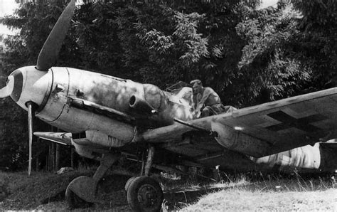 Messerschmitt Bf 109g 6r6 With 20mm Cannon Pods Mounted Air Force