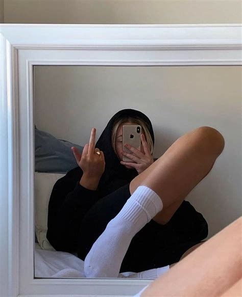 Do not do something that your girlfriend/ boyfriend do not want. 💌 @taylahjade in 2020 | Mirror selfie poses, Selfie poses ...