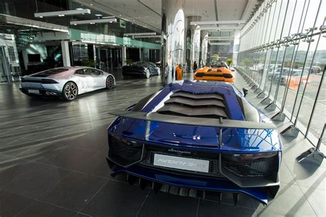Worlds Largest Lamborghini Showroom Opens In Dubai Autodevot