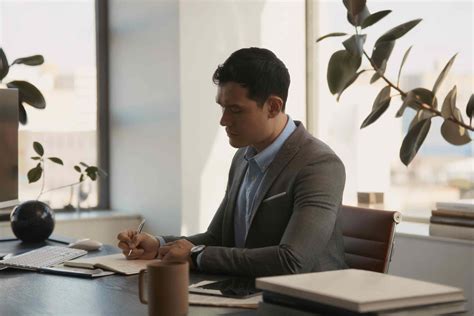 What Is an Operations Manager? Job Description & Responsibilities | Upwork