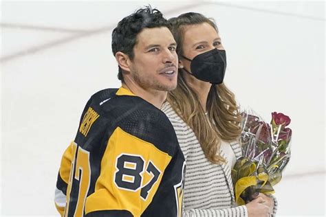 Sidney Crosby Is Not Married To Wife Dating A Girlfriend Kathy