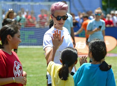 Bbc sport profiles seattle reign midfielder megan rapinoe, one of five nominees for the bbc rapinoe joins the usa and chicago red stars' julie ertz, england and olympique lyonnais' lucy. Megan Rapinoe rips Trump, supporters for 'Send her back ...