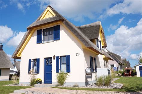 6 likes · 9 were here. Reethaus "Hüs Kiek Inn" in Zierow - LaWieka