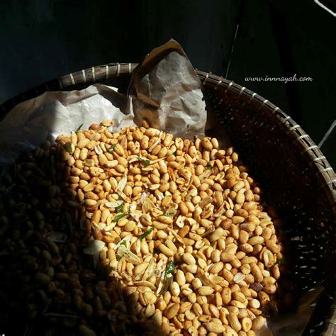 Jun 17, 2021 · cara membuat bumbu pecel enak dan wangi daun jeruk: Resep Kacang Bawang Gurih | Innnayah