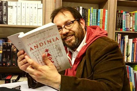 Ortega играет с 2017 в велес сарсфилд (велес). Francisco Ortega responde nuestro Cuestionario Tech