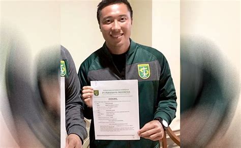Arthur started playing football in jakarta since he was seven years old, and had attracted the attention of the manchester united youth academy. Manajemen Belum Umumkan Arthur sebagai Rekrutan Anyar ...