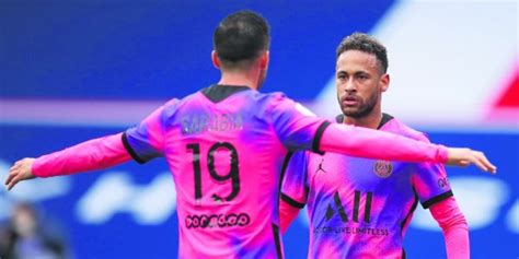 Le psg avait pourtant fait sa part du travail en s'imposant 2 à 0 à brest, avec un nouveau but lille s'impose 2 à 1 sur la pelouse d'angers et décroche le titre de champion de france grâce à ce titre ! Football : le PSG peut encore rêver de tout gagner mais ...