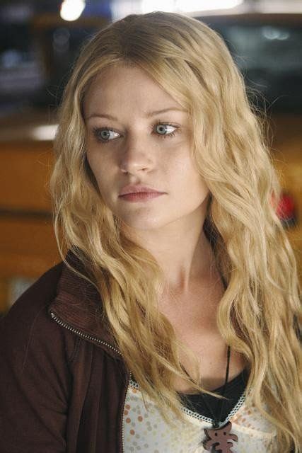 Emilie de ravier's natural hair color is dark blond. Pictures & Photos of Emilie de Ravin | Emilie de ravin ...