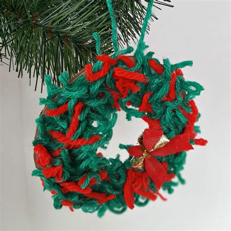 Easy Christmas Ornament Yarn Craft Kids Can Make