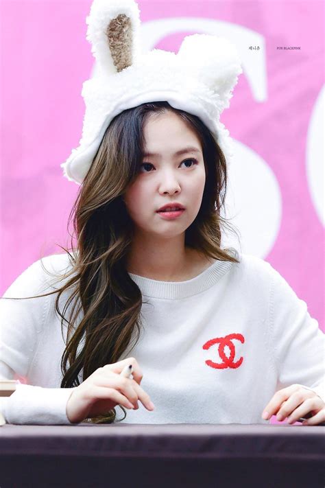 This page is an image gallery for blackpink. JENNIE — SOLO FANSIGN #Jennie #KimJennie #Blackpink
