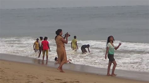 People Enjoying Sea Bath At Puri Sea Beach Youtube