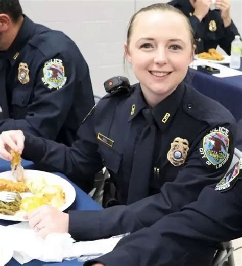 Tennessee Cop Maegan Hall Who Bonked Her Way Around Police Station Remains Under Radar Daily Star