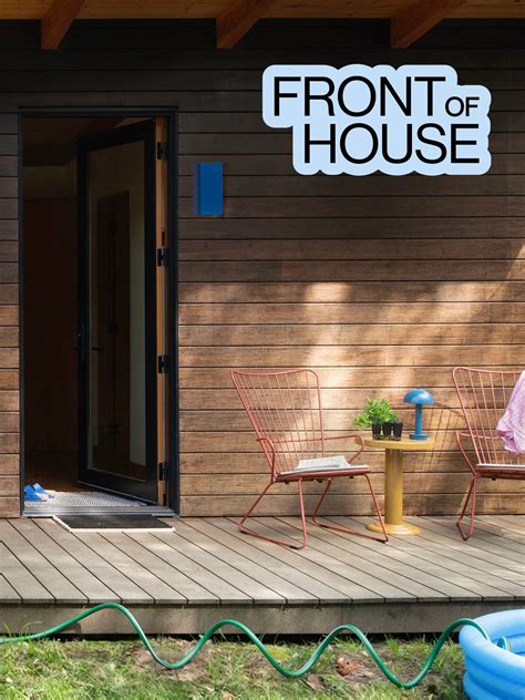 Julia Stevens | domino