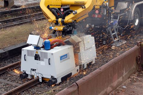 Mobile Rail Welding System Ams200 For Closure Welds And Distressing